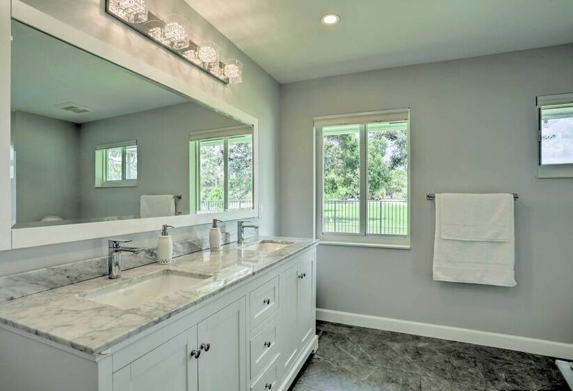Jupiter Home W/ Private Pool & Putting Green!