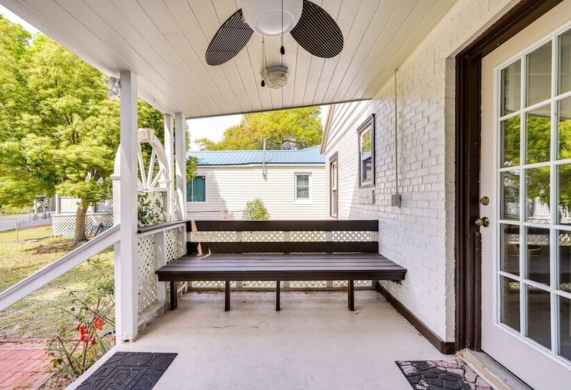 Lovely Panama City Cottage: Walk To Bayside Beach!