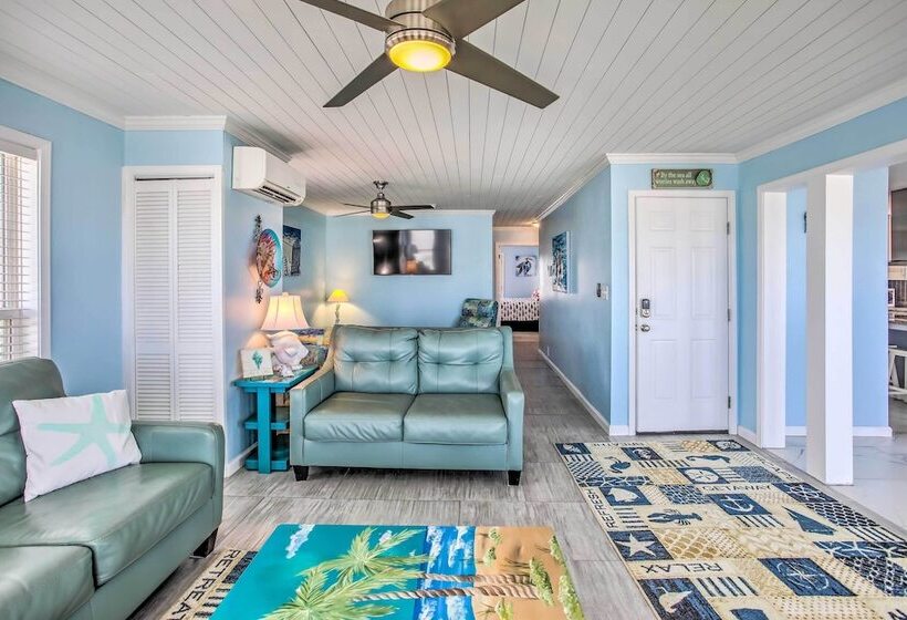 Marvelous Oceanfront Home W/ Stunning Views