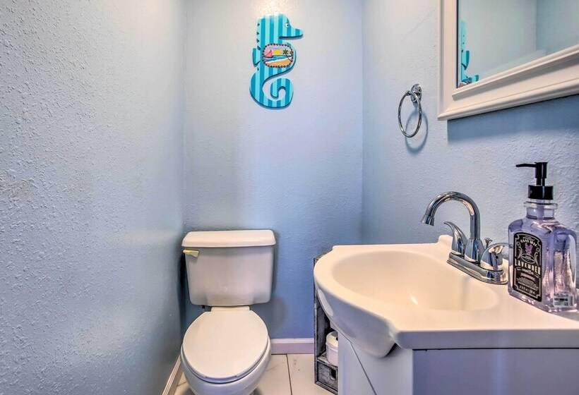 Marvelous Oceanfront Home W/ Stunning Views