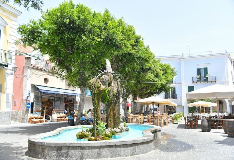 پانسیون Queen Suite