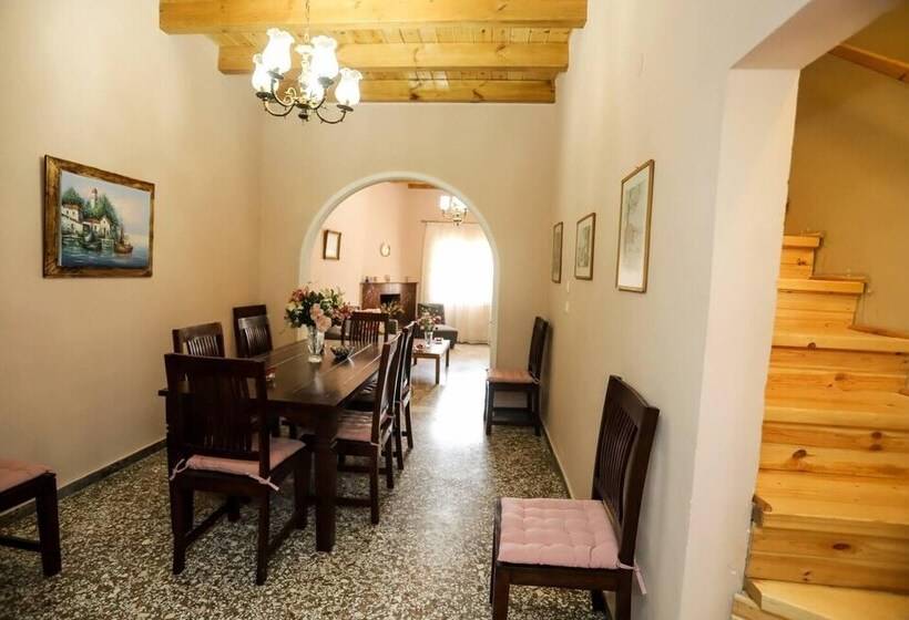 إقامة Beautiful 8 Bed House In Corfu
