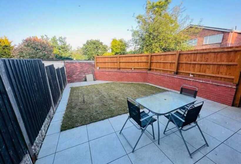 דירת נופש Overbury Lodge, Birmingham With Free Parking