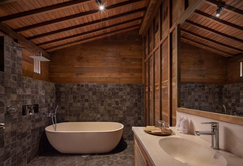 Rumah Kayu Resort