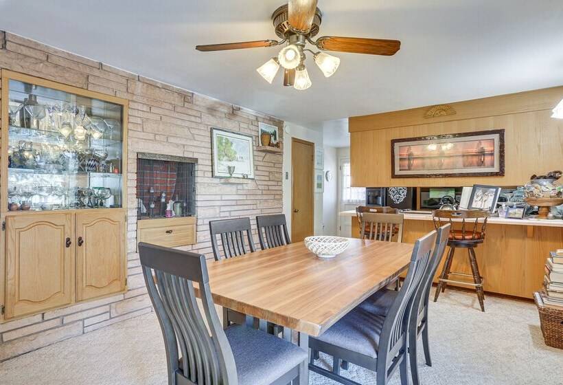 Private Lake: Home W/ Large Yard In Denver!