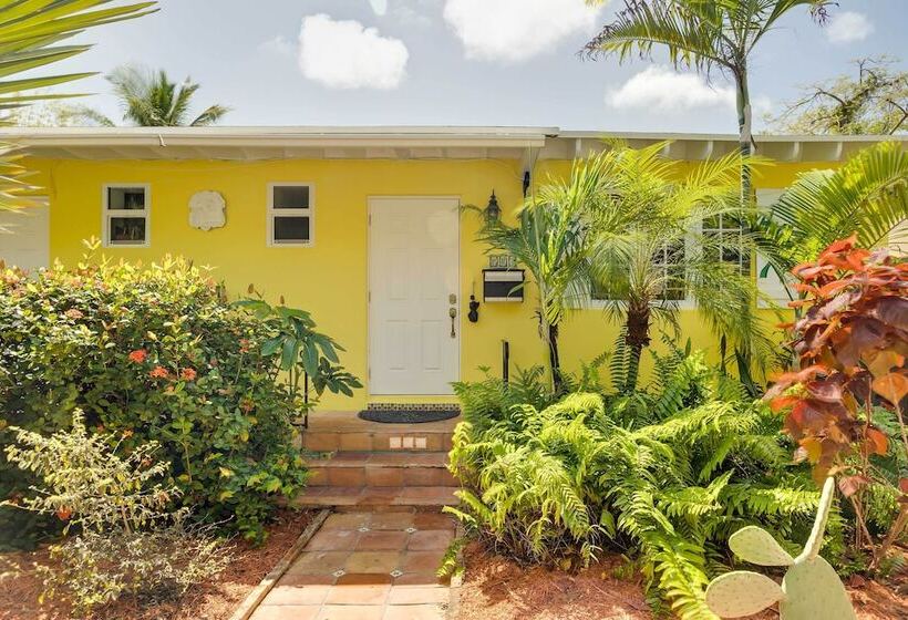 West Palm Beach Home W/ Fenced In Yard & Deck!