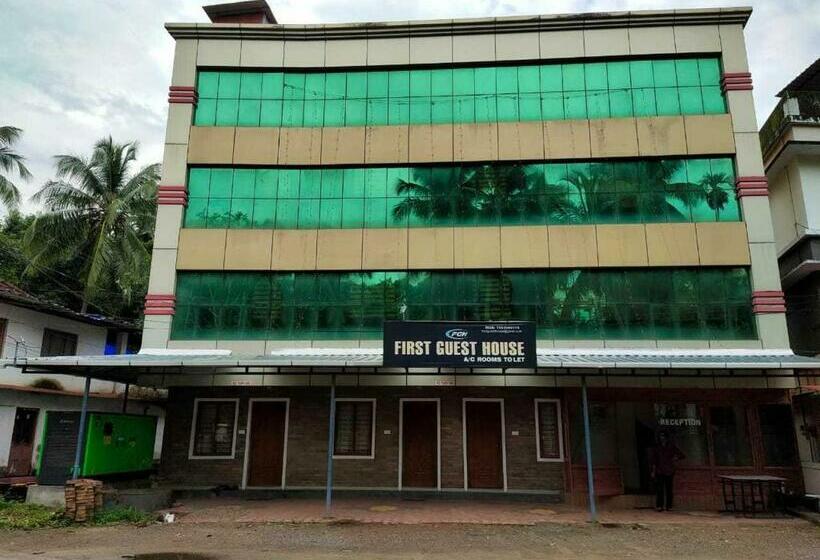 Отель Oyo Flagship First Guest House