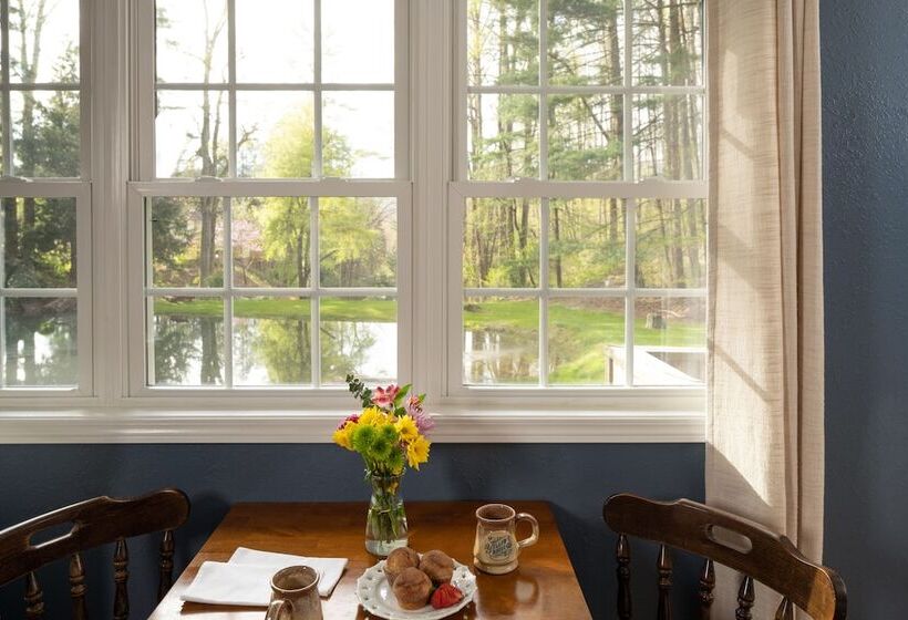 ベッドアンドブレックファースト The Yellow House On Plott Creek