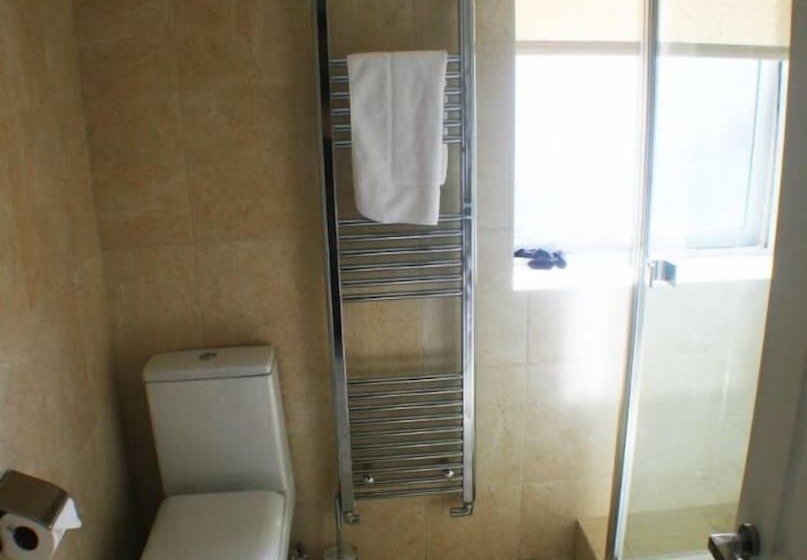 Хостел Mccafferty S Guesthouse Ilford