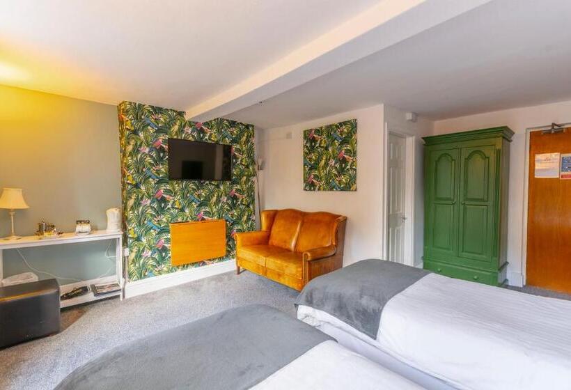 فندق فئة نجمة واحدة The Forest Lodge