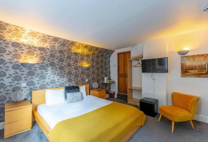 فندق فئة نجمة واحدة The Forest Lodge