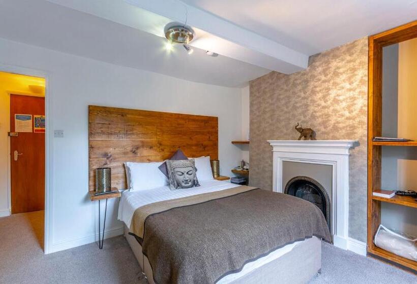 فندق فئة نجمة واحدة The Forest Lodge