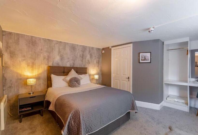 فندق فئة نجمة واحدة The Forest Lodge