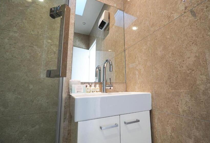 پانسیون Colombo Lodge