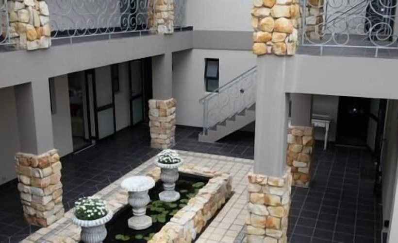 פנסיון Stone Olive