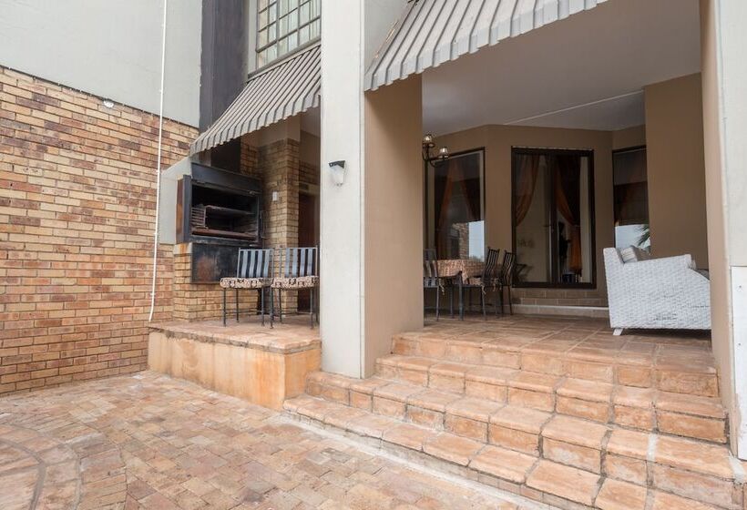 بنسيون Sunset Manor Guest House