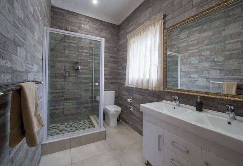 بنسيون Sunset Manor Guest House