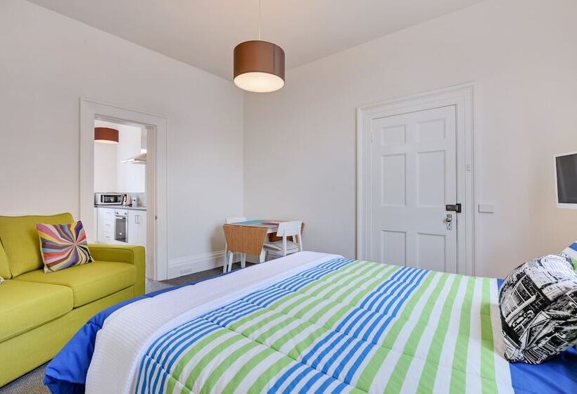 Portsea Place