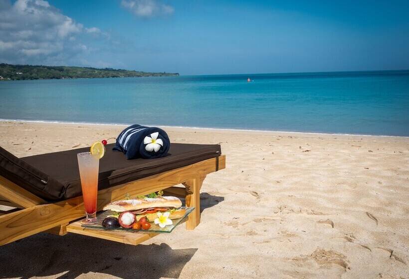 استراحتگاه Fox Hotel Jimbaran Beach