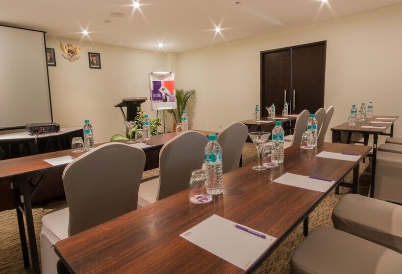 استراحتگاه Fox Hotel Jimbaran Beach