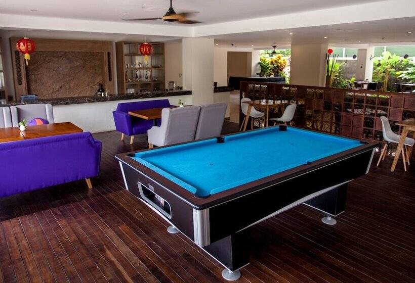 استراحتگاه Fox Hotel Jimbaran Beach