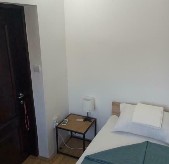 旅馆 Airport Md Rooms