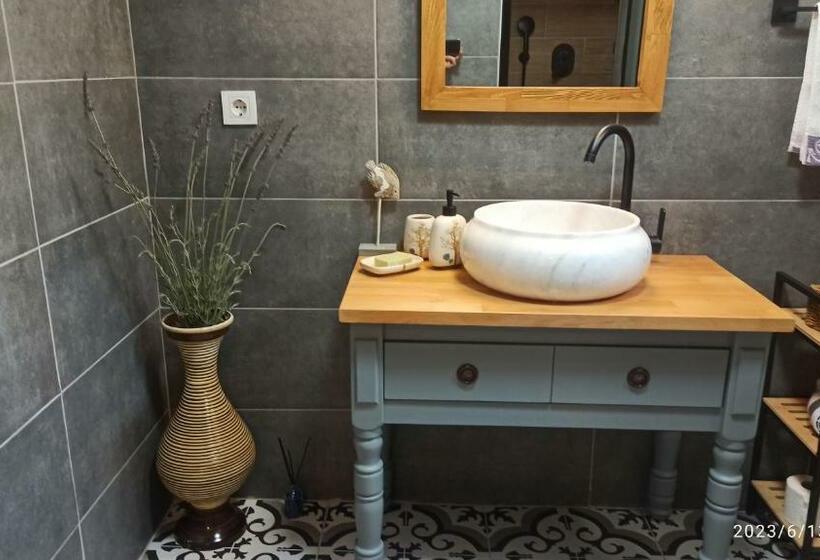 Общежитие Semiramis Urla Guesthouse