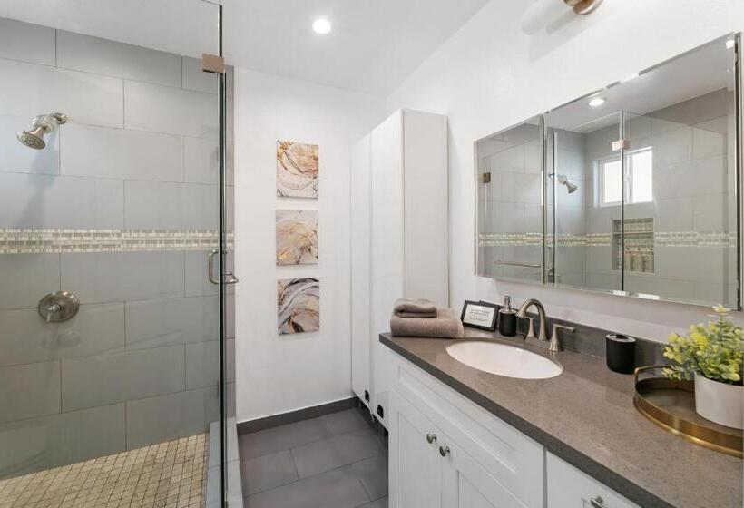 צימר Muirfield Chic City Bungalow With Parking