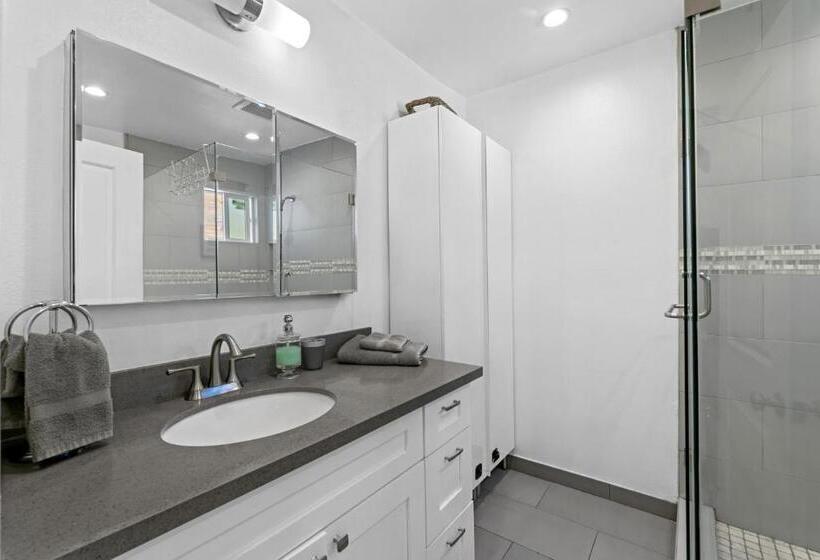 צימר Muirfield Chic City Bungalow With Parking