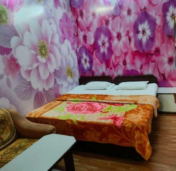 Общежитие Raj Bed And Breakfast Near Tajmahal