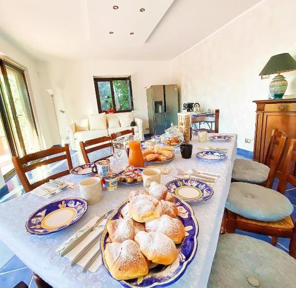 تختخواب و صبحانه Relais Galatea