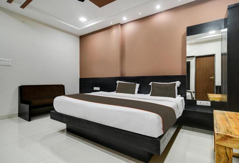 Santushti Hotel & Restaurant, Indore