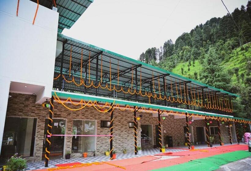 ホテル La Riqueza   Mussoorie   Dhanaulti Road   35 To 45 Mins Drive From Mussoorie