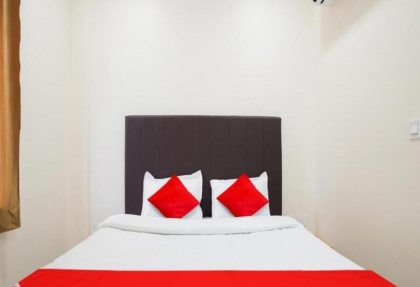 فندق Oyo Flagship Nirmala Palace