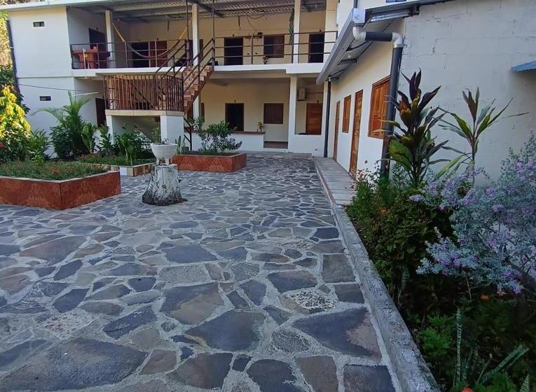 پانسیون Hostal Las 3 J