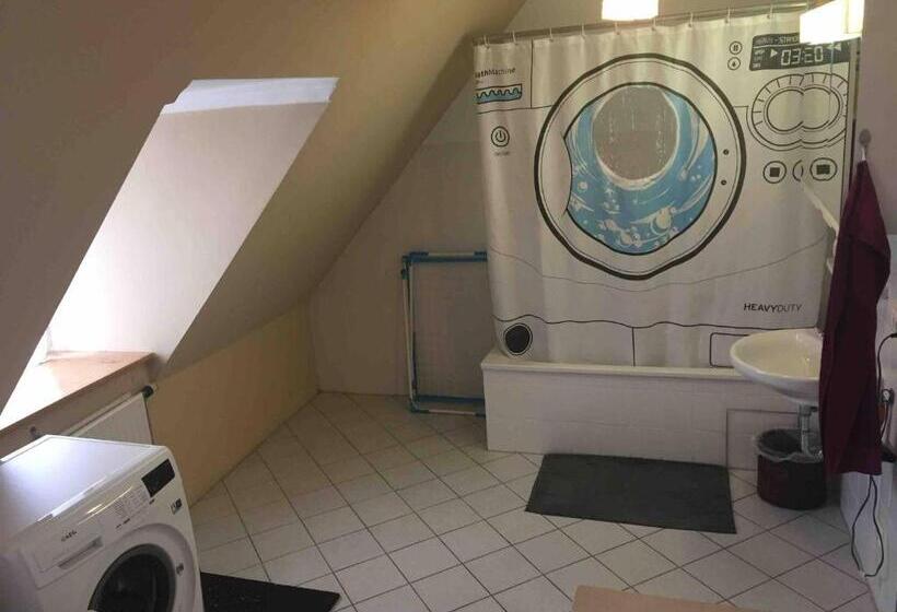 ペンション Room In Apartment   Schlummern Wie Dornroschenrapunzel Im Schlosschen