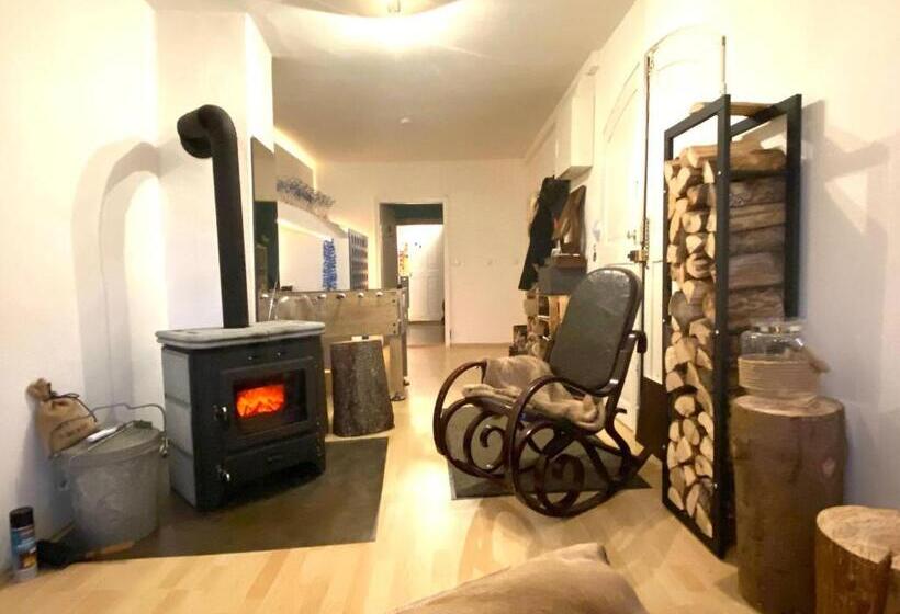 ペンション Room In Apartment   Schlummern Wie Dornroschenrapunzel Im Schlosschen