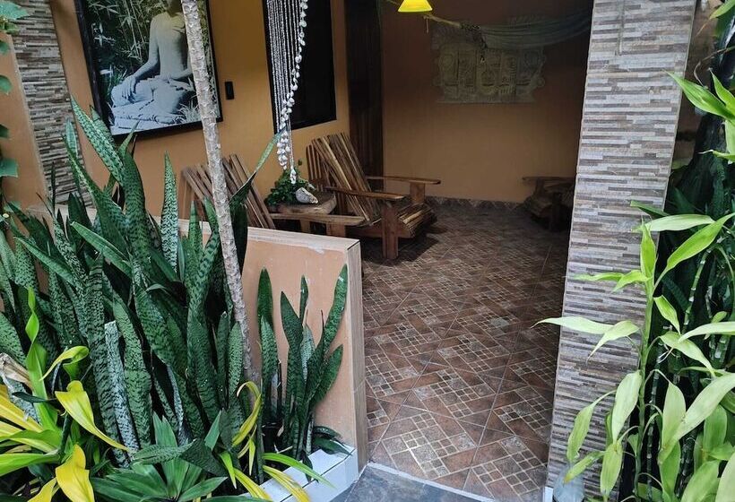 پانسیون Casa Shangri La