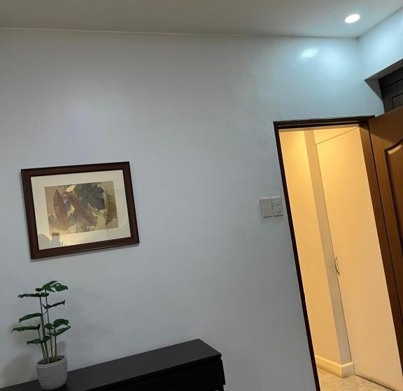 פנסיון A Touch Of Class Inn San Juan City Nr Ortigas, Bgc