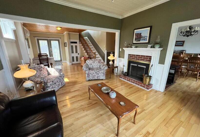 مبيت وإفطار Kelly S Landing