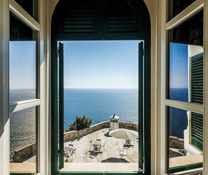 منتجع Faro Punta Imperatore