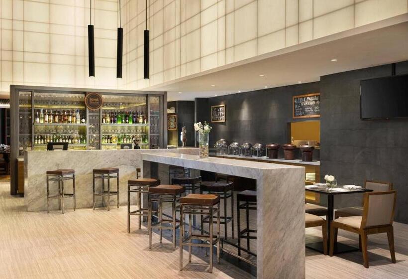 בית מלון כפרי Four Points By Sheraton Jakarta Thamrin