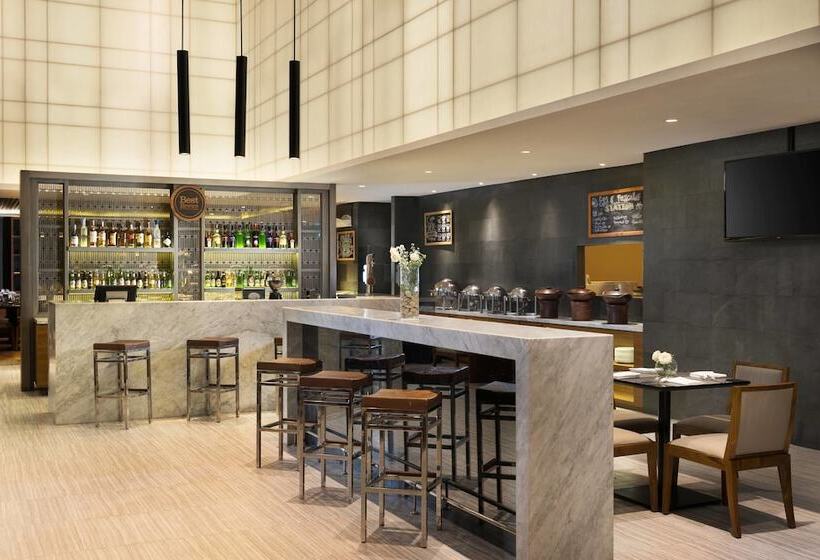 בית מלון כפרי Four Points By Sheraton Jakarta Thamrin