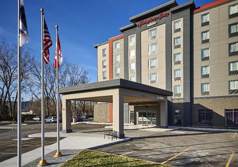 هتل Hampton Inn By Hilton Sarnia/point Edward