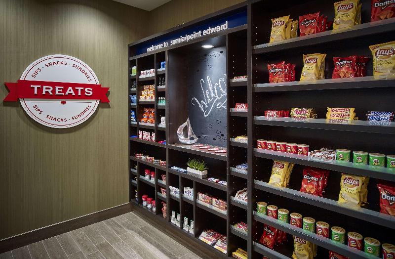 هتل Hampton Inn By Hilton Sarnia/point Edward