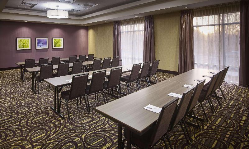 هتل Hampton Inn By Hilton Sarnia/point Edward