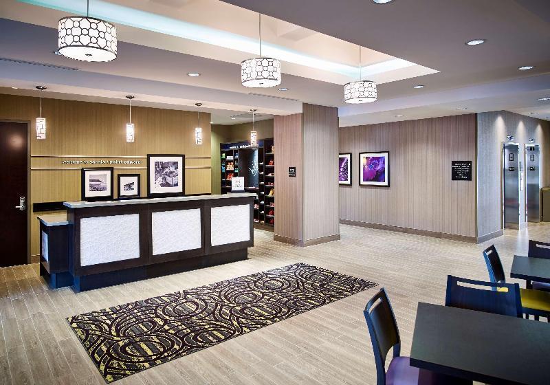 هتل Hampton Inn By Hilton Sarnia/point Edward