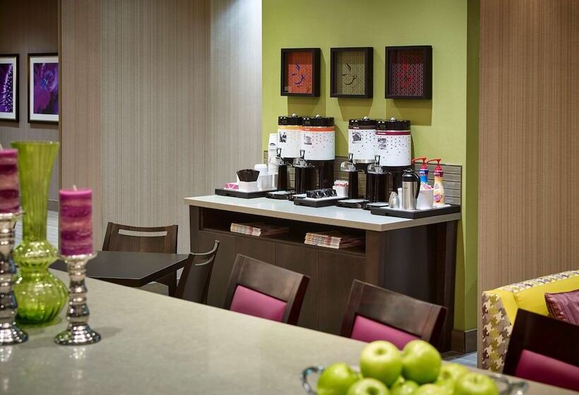 هتل Hampton Inn By Hilton Sarnia/point Edward