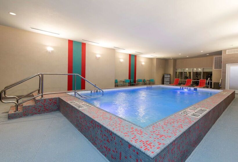 Отель Home2 Suites By Hilton Indianapolis Downtown