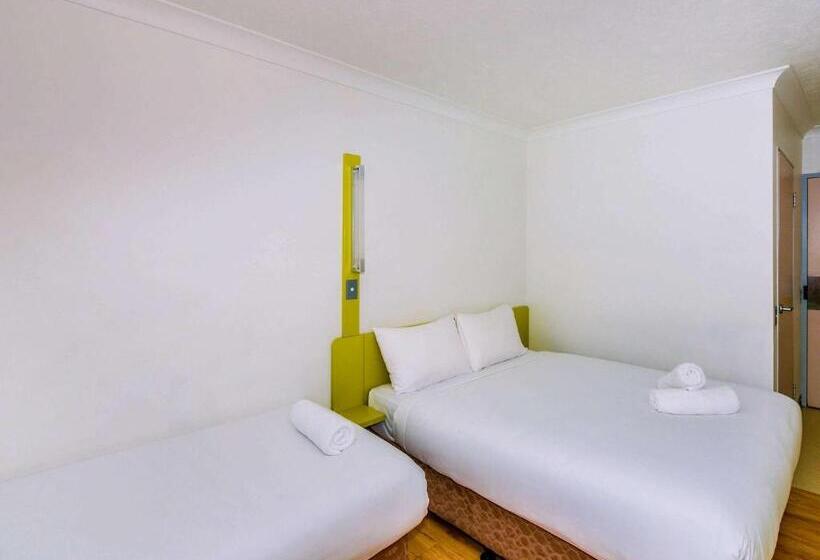 هتل Ibis Budget Brisbane Airport